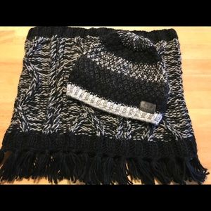 Screamer Fringy Scarf and Beanie set